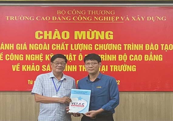 Đoàn đánh giá ngoài Saigon Academy thực hiện đánh giá chất lượng chương trình đào tạo tại Trường Cao đẳng Công nghiệp và Xây dựng (Bộ Công thương).